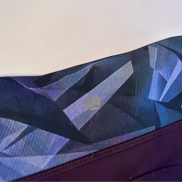Lululemon Speed Track Short Deep Zinfandel / Pretty Prism Multi size 4 W7F96S - Picture 9 of 10